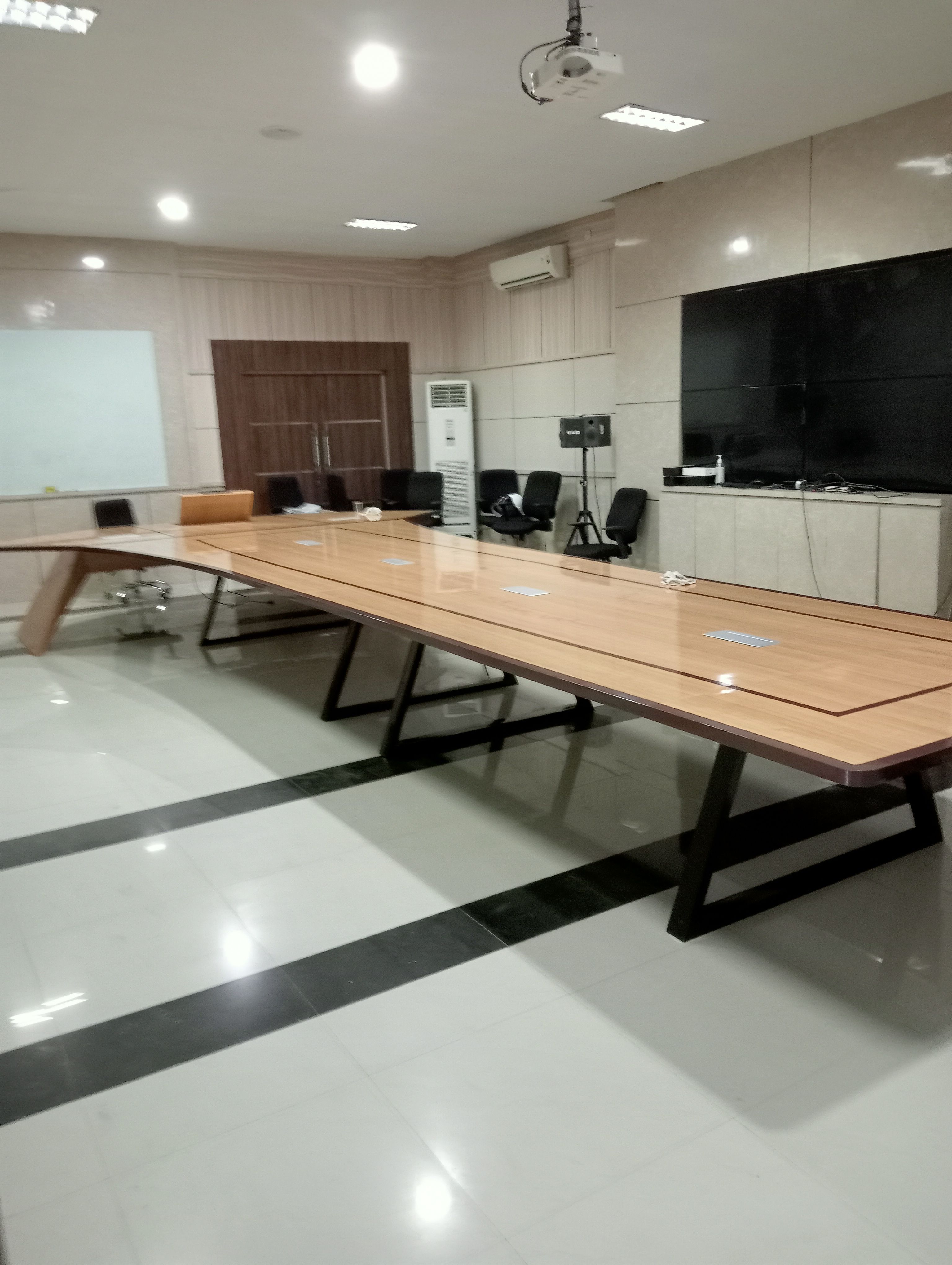 Meja Rapat, foto 3